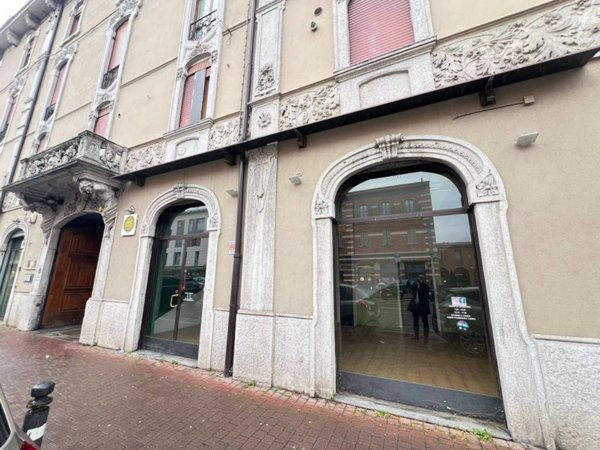 negozio in vendita a Bergamo in zona Borgo Palazzo