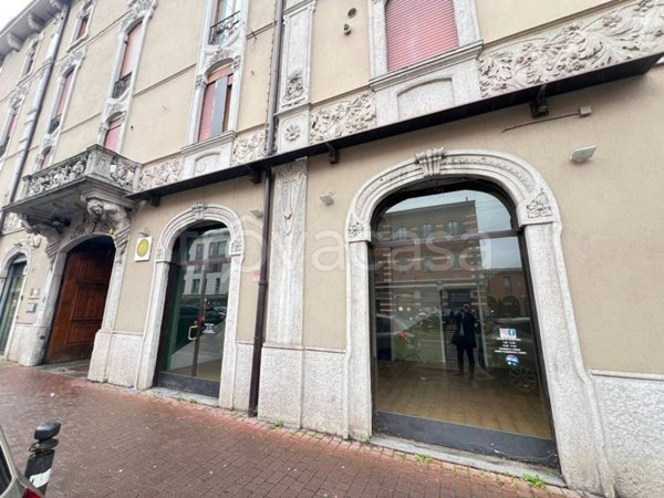 negozio in vendita a Bergamo in zona Borgo Palazzo