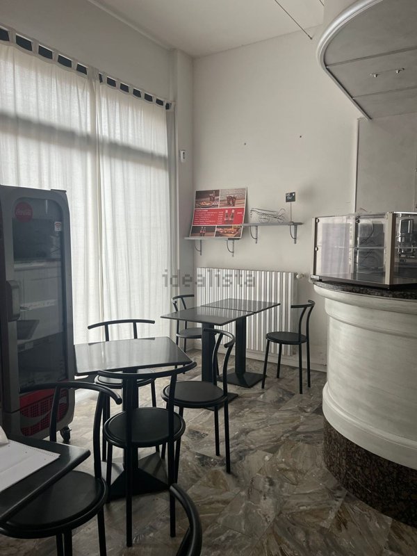 locale commerciale in vendita a Bergamo in zona Valtesse/Valverde