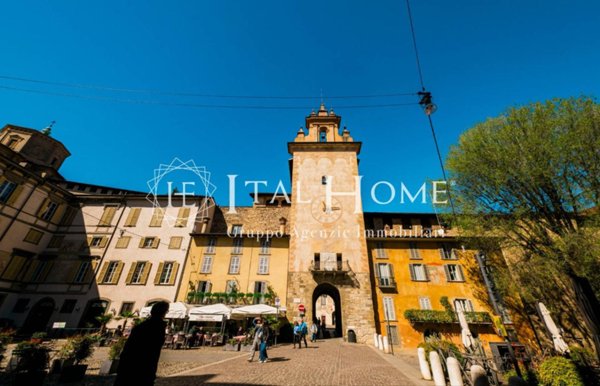 appartamento in vendita a Bergamo in zona Città Alta
