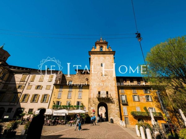 appartamento in vendita a Bergamo in zona Città Alta