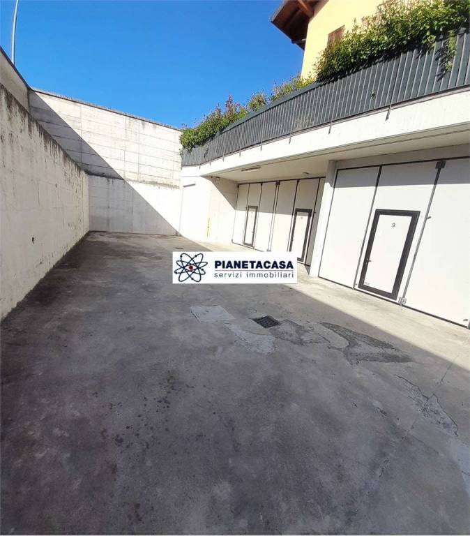 locale di sgombero in vendita a Bergamo in zona Canovine
