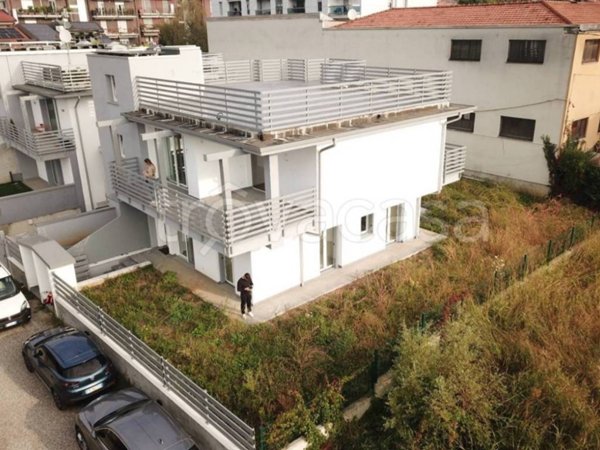 casa indipendente in vendita a Bergamo in zona Valtesse/Valverde