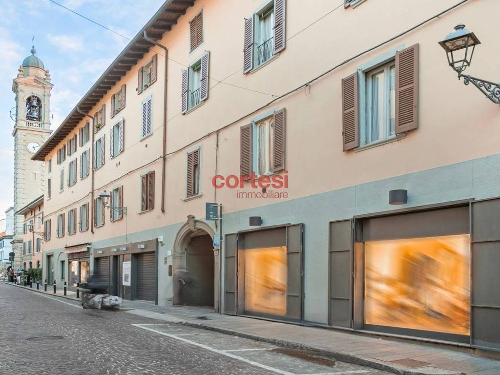 negozio in vendita a Bergamo in zona Borgo Palazzo