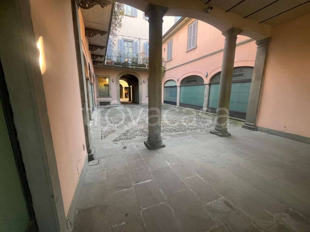 appartamento in vendita a Bergamo in zona Bergamo Centro