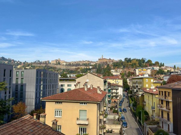 appartamento in vendita a Bergamo in zona Borgo Palazzo