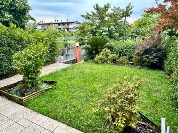 casa indipendente in vendita a Bergamo in zona Borgo Pignolo