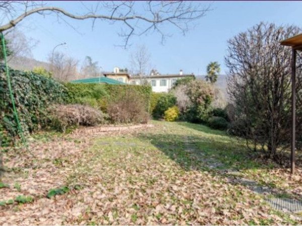 casa indipendente in vendita a Bergamo in zona Conca Fiorita