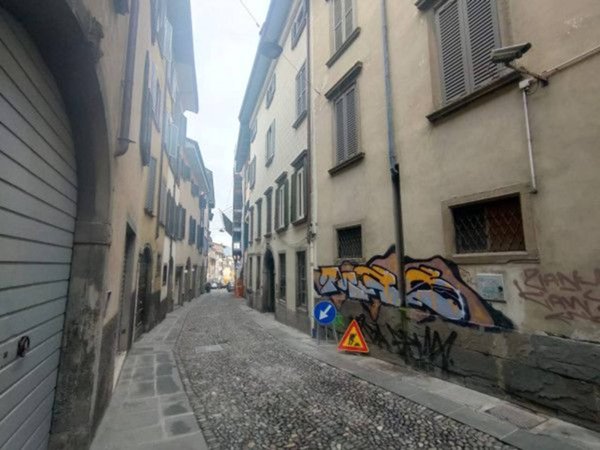 appartamento in vendita a Bergamo in zona Borgo Pignolo