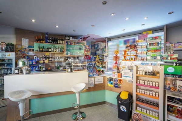 negozio in vendita a Bergamo in zona Colognola