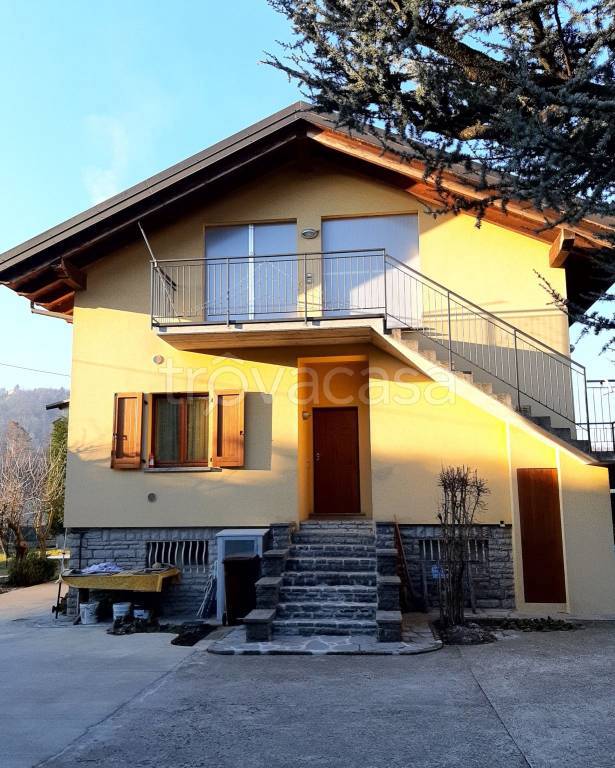 casa indipendente in vendita a Bergamo in zona Valtesse/Valverde