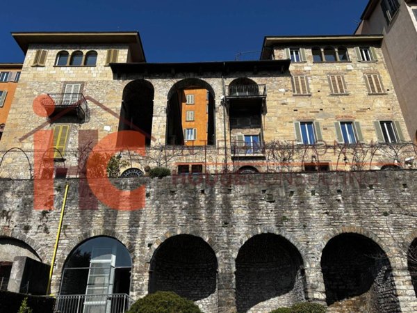 appartamento in vendita a Bergamo in zona Città Alta