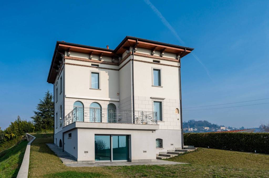 casa indipendente in vendita a Bergamo in zona Loreto