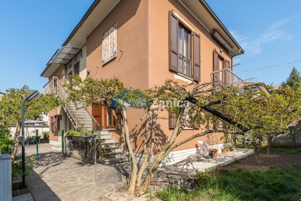 casa indipendente in vendita a Bergamo in zona Colognola