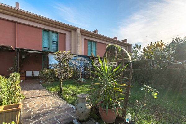 casa indipendente in vendita a Bergamo in zona Colognola