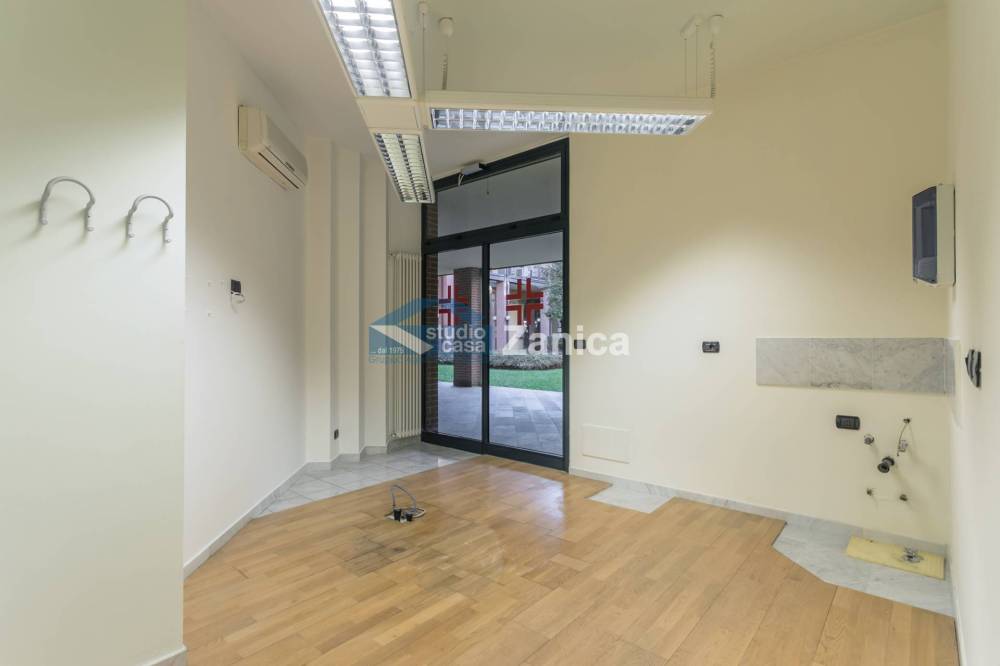 negozio in vendita a Bergamo in zona Città Alta