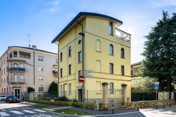 appartamento in vendita a Bergamo in zona Città Alta