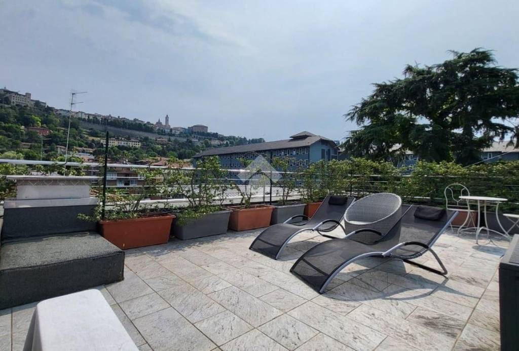 appartamento in vendita a Bergamo in zona Città Alta
