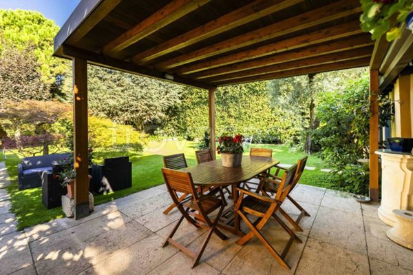 appartamento in vendita a Bergamo in zona Canovine