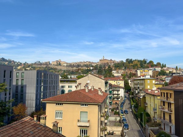 appartamento in vendita a Bergamo in zona Città Alta