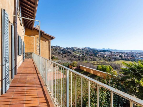 appartamento in vendita a Bergamo in zona Città Alta