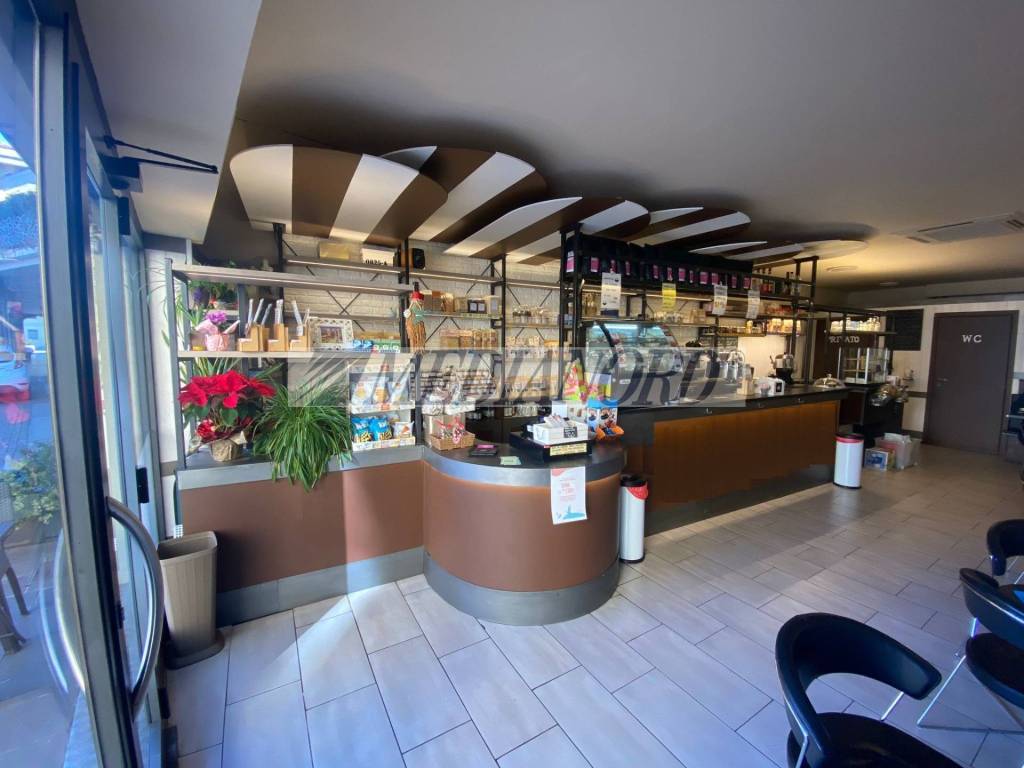 negozio in vendita a Bergamo in zona Redona