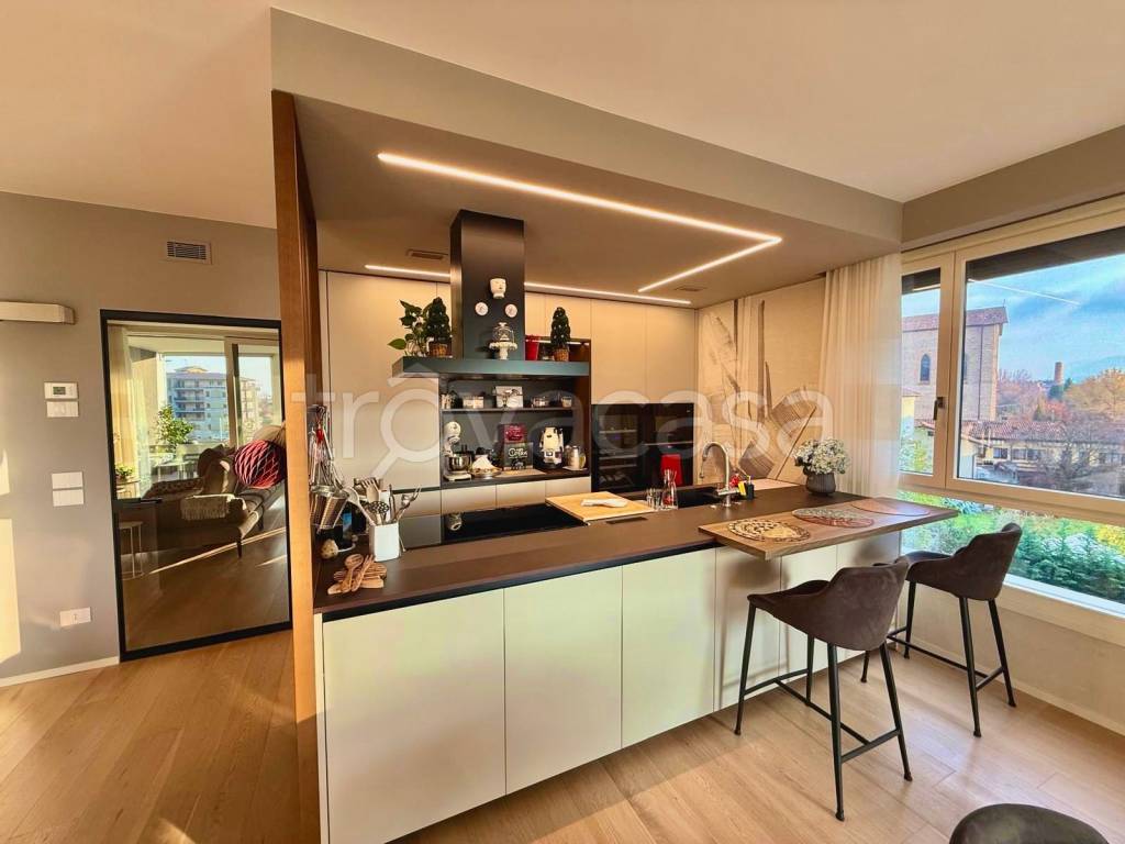 appartamento in vendita a Bergamo in zona Redona