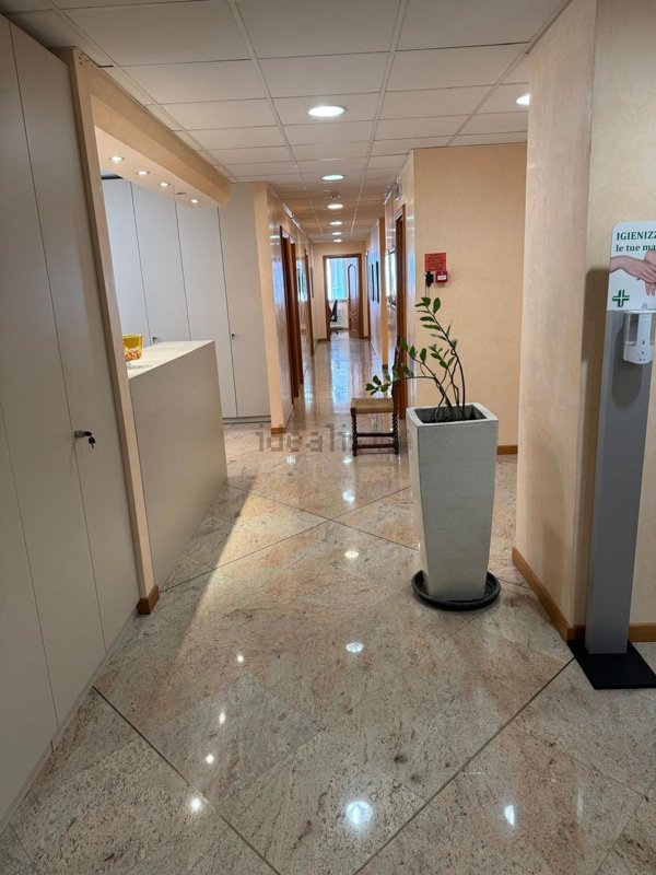 ufficio in vendita a Bergamo in zona Bergamo Centro