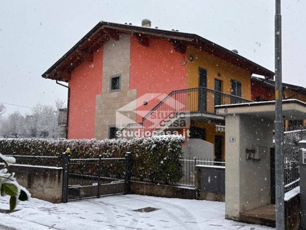 casa indipendente in vendita a Bergamo in zona Valtesse/Valverde