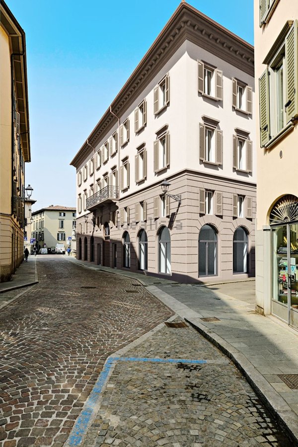 locale di sgombero in vendita a Bergamo in zona Borgo Palazzo