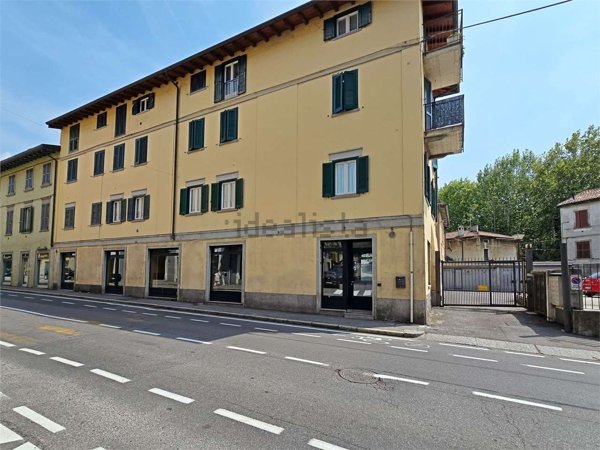 locale commerciale in vendita a Bergamo in zona Borgo Santa Caterina