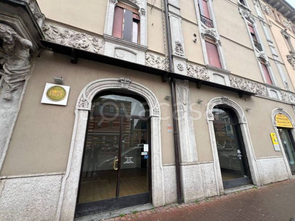 negozio in vendita a Bergamo in zona Borgo Palazzo