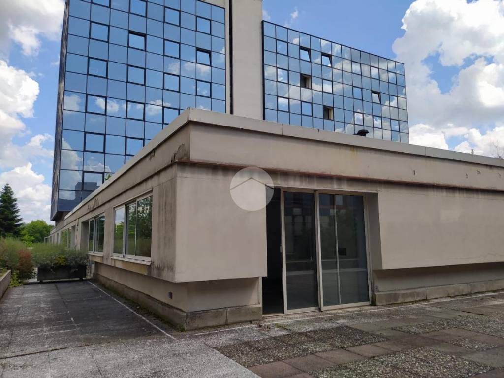 ufficio in vendita a Bergamo in zona Celadina