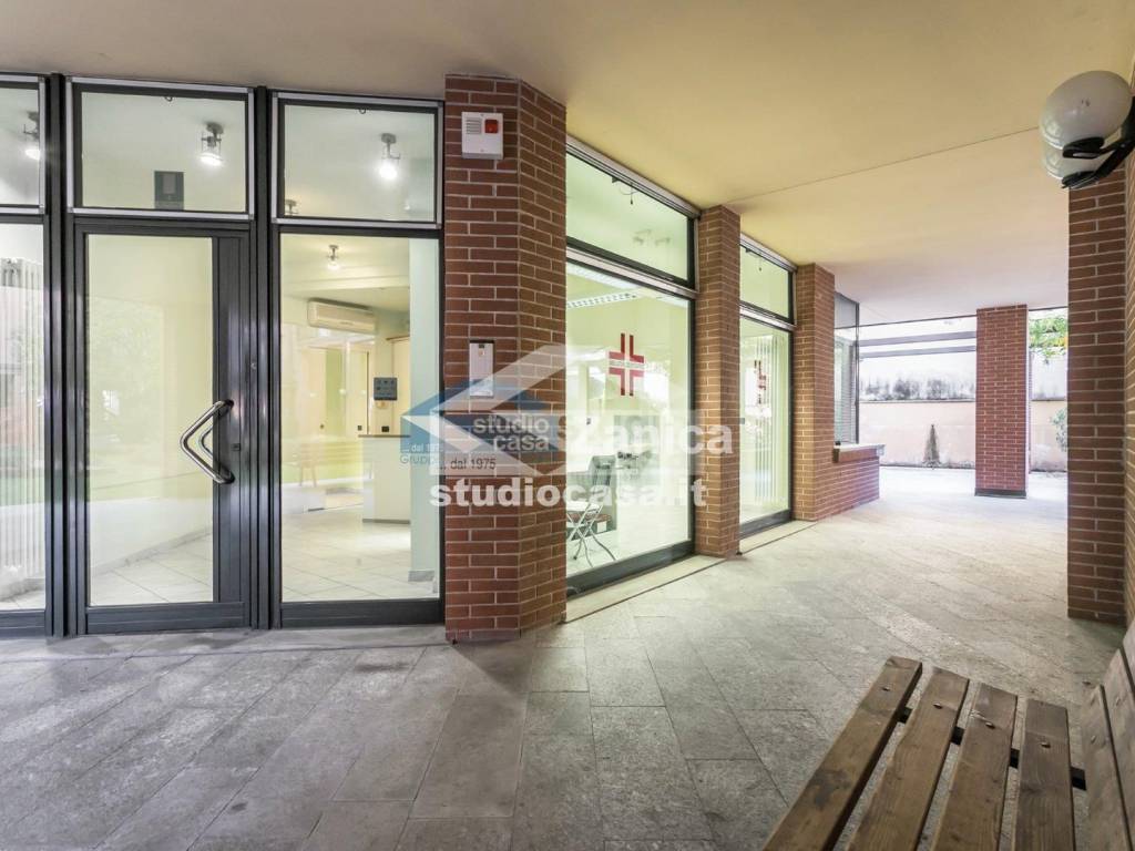 ufficio in vendita a Bergamo in zona Borgo Palazzo