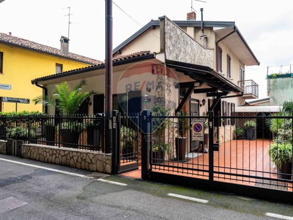 casa indipendente in vendita a Bergamo in zona Malpensata