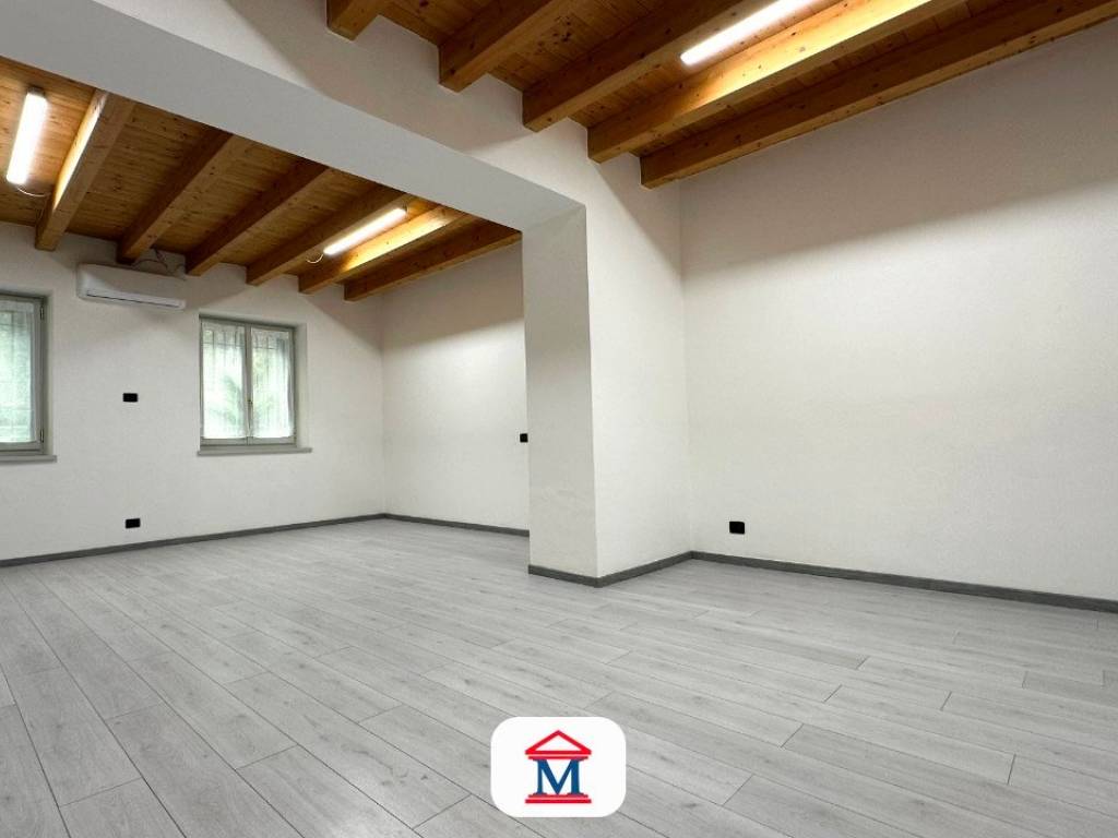 ufficio in vendita a Bergamo in zona Borgo Palazzo