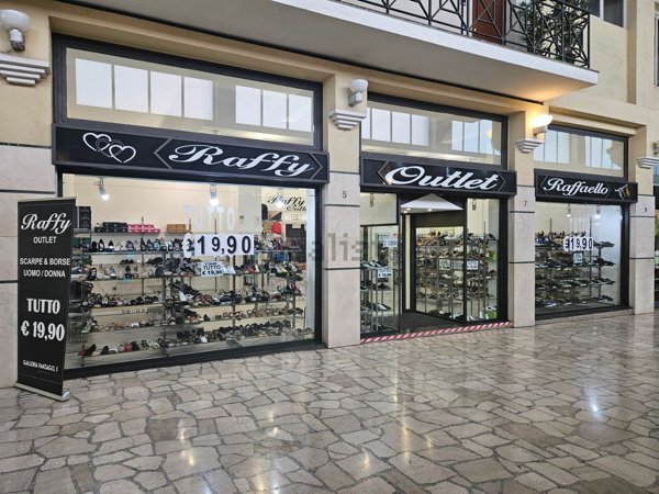 negozio in vendita a Bergamo in zona Città Alta