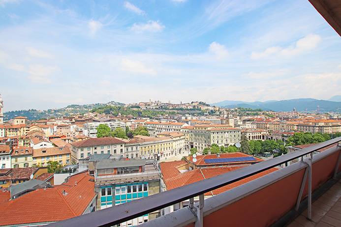 appartamento in vendita a Bergamo in zona Bergamo Centro