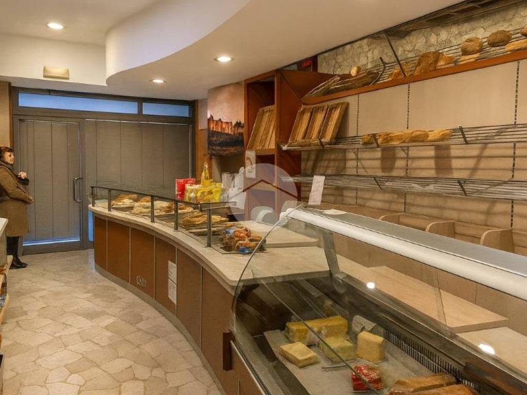 negozio in vendita a Bergamo in zona Borgo Palazzo