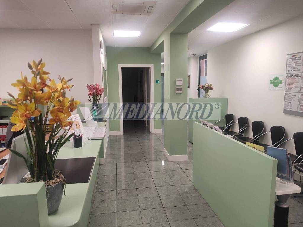 ufficio in vendita a Bergamo in zona Borgo Palazzo