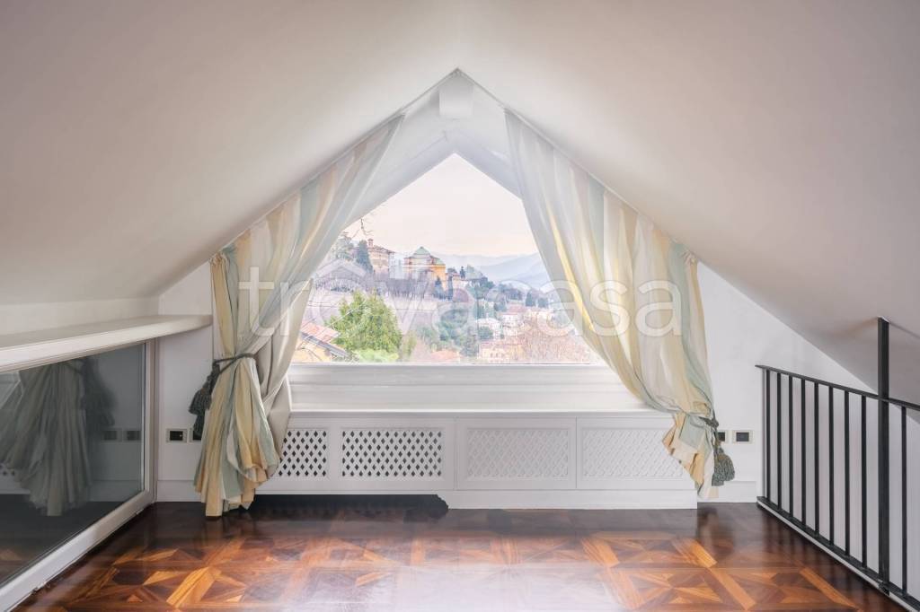 appartamento in vendita a Bergamo in zona Città Alta