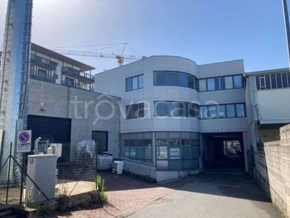 ufficio in vendita a Bergamo in zona Redona