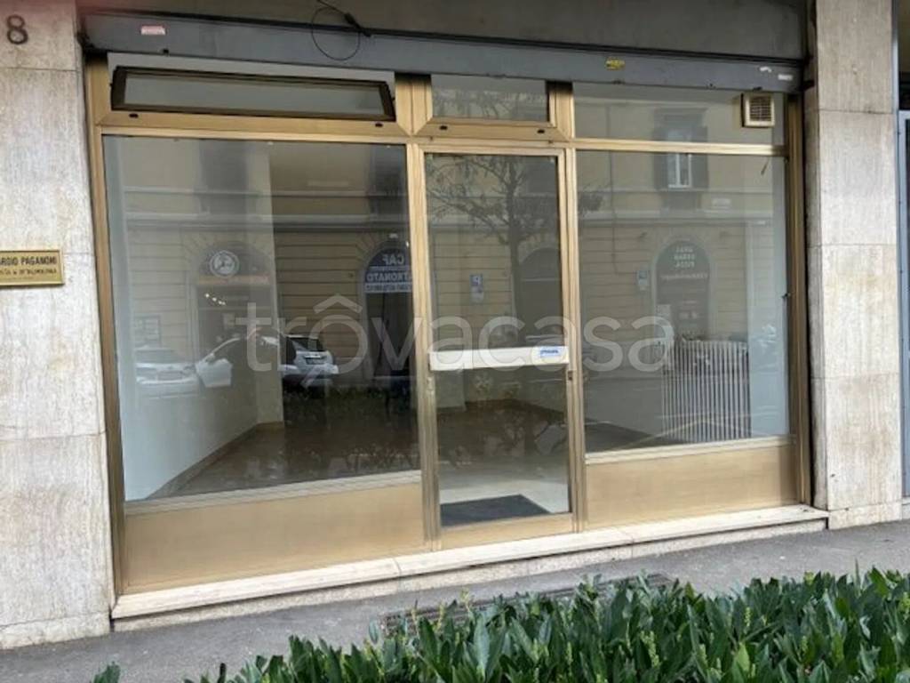 negozio in vendita a Bergamo in zona Bergamo Centro