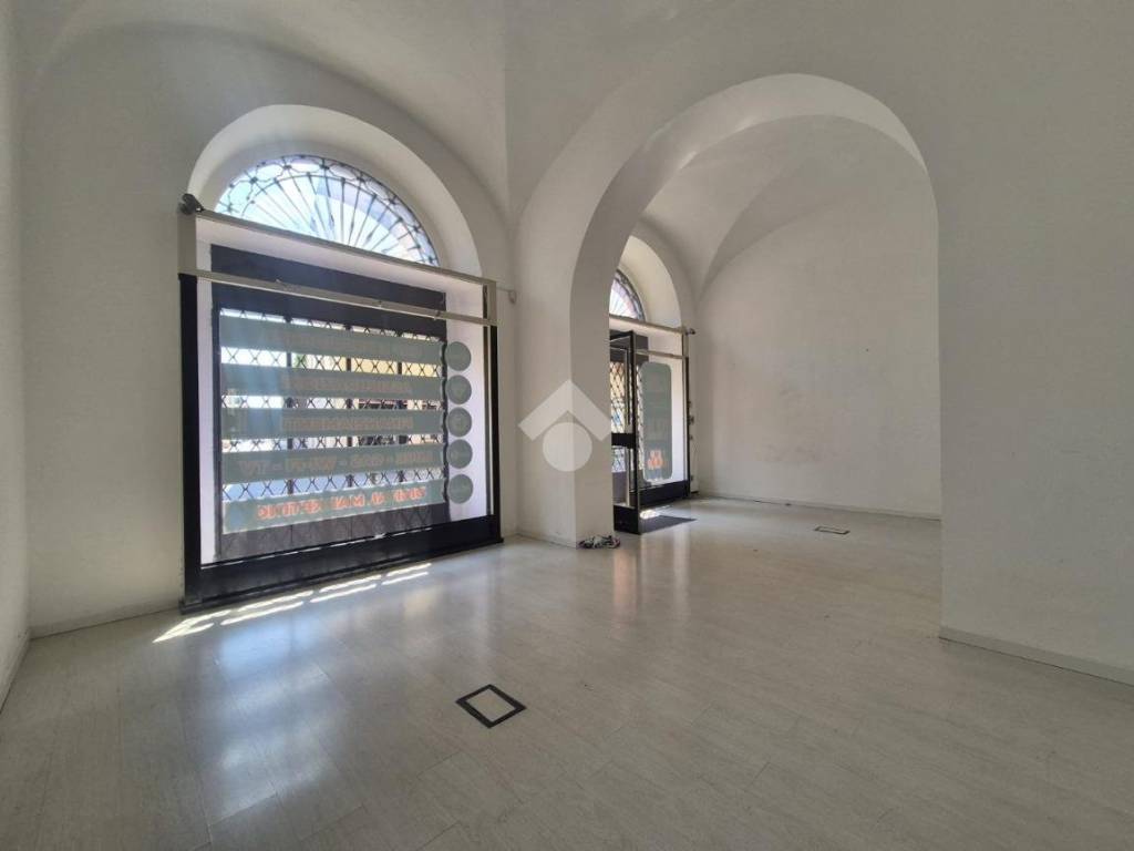 negozio in vendita a Bergamo in zona Borgo Palazzo