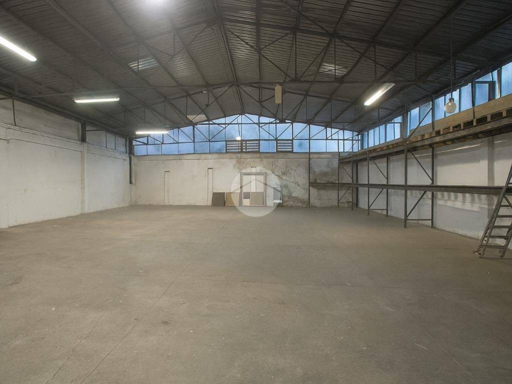 locale commerciale in vendita a Bergamo in zona Campagnola