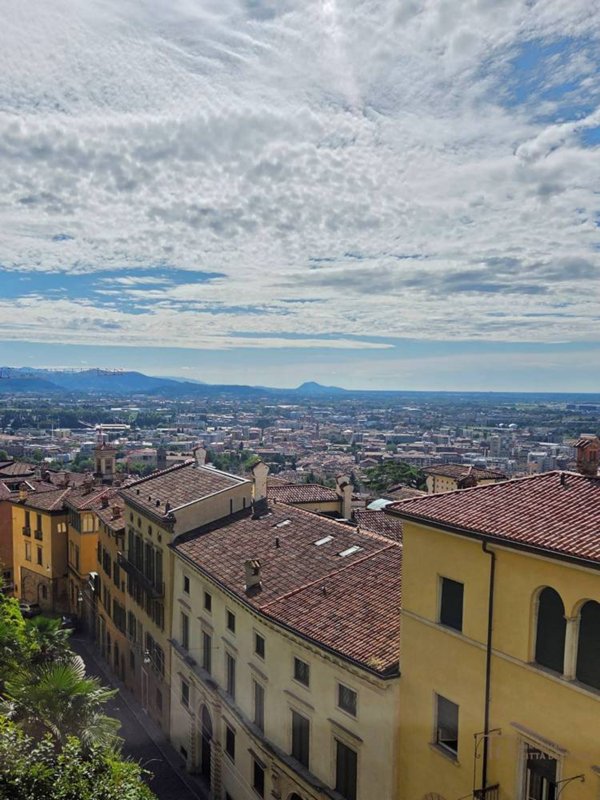 appartamento in vendita a Bergamo in zona Città Alta