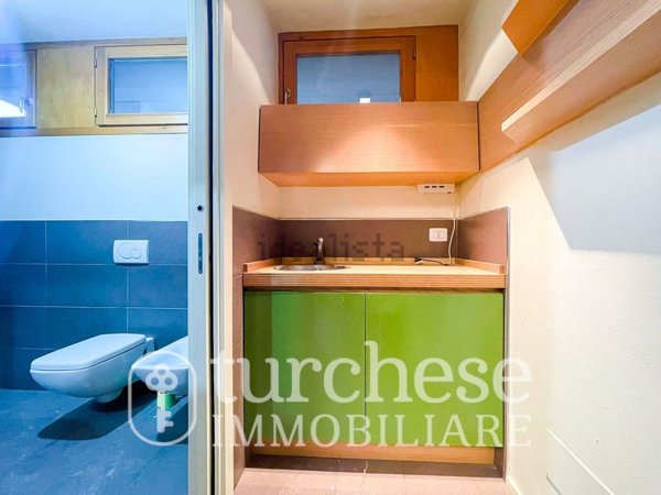 negozio in vendita a Bergamo in zona Celadina