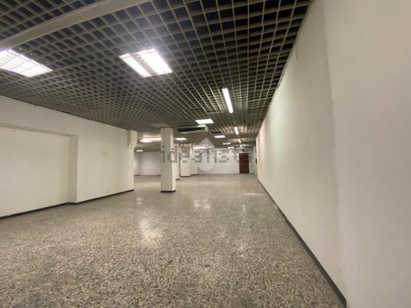 negozio in vendita a Bergamo in zona Bergamo Centro