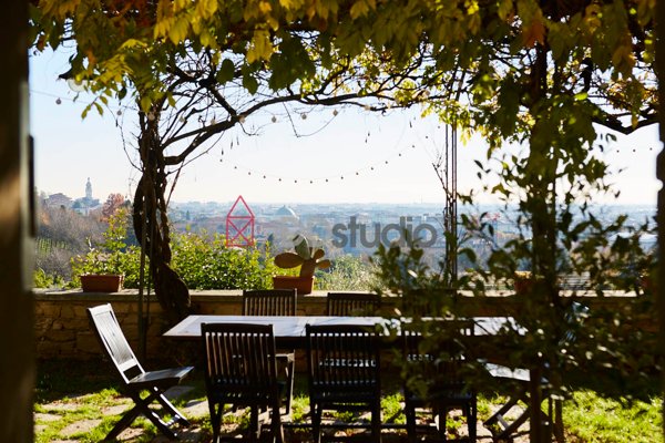 casa indipendente in vendita a Bergamo in zona Conca d'Oro