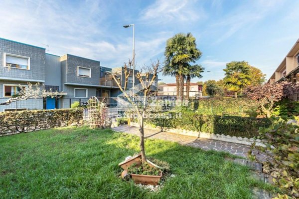 casa indipendente in vendita a Bergamo in zona Colognola